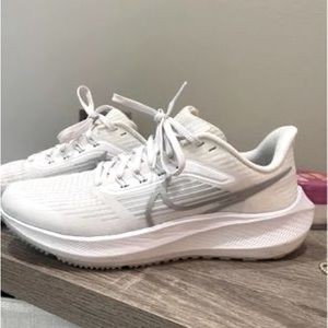 Nike Zoom Sneakers